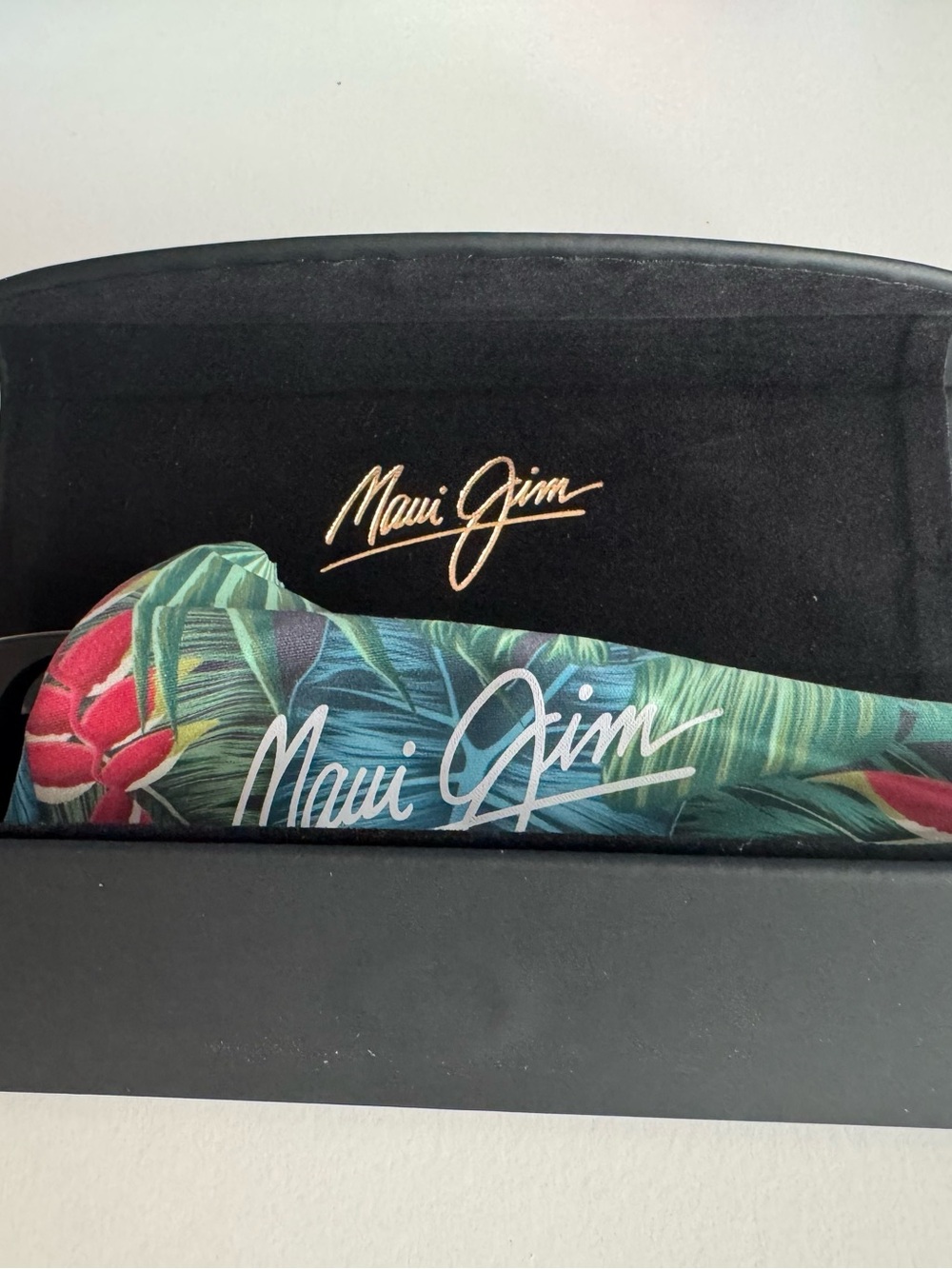 Maui Jim Ku‘ikahi AF STG-SG Polarized Sunglasses Black / Gray 55mm Made in Italy - Picture 11 of 12